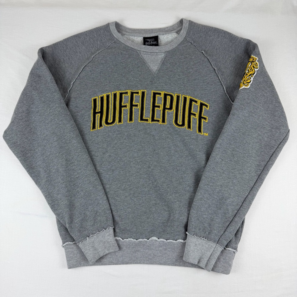 Universal Studios Harry Potter Hufflepuff Crewneck Sweatshirt, Women's Size S